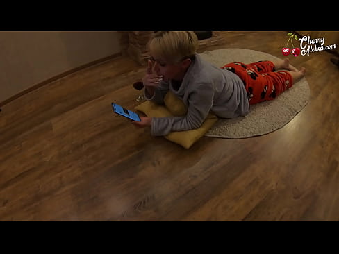 ❤️ Šialená blondínka fajčí obrovský penis a skáče na ňom - análny sex ❤️ Porno fb na nás sk.pornogroupp.ru ❌